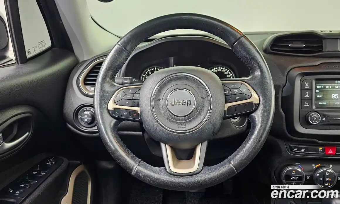 Jeep Renegade 2016 2.4 Автомат в Москве № 186765, фото 14