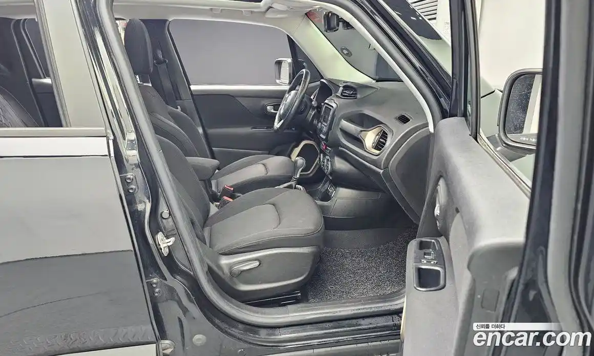 Jeep Renegade 2016 2.4 Автомат в Москве № 186765, фото 19