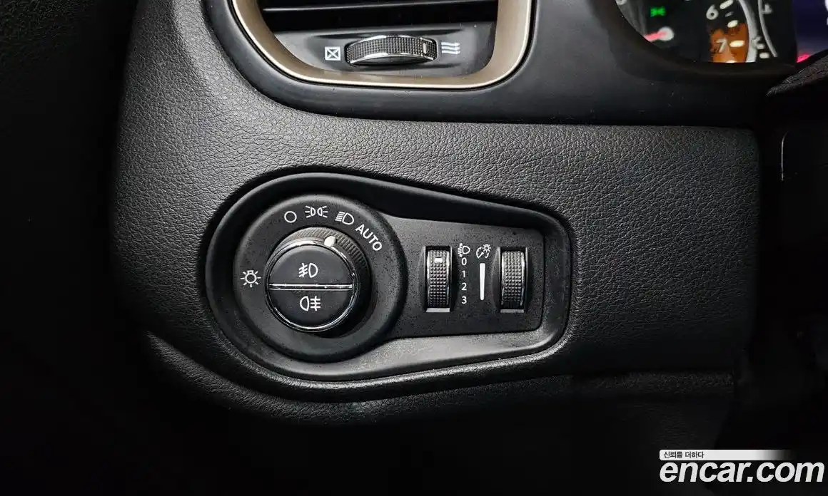 Jeep Renegade 2016 2.4 Автомат в Москве № 186765, фото 10