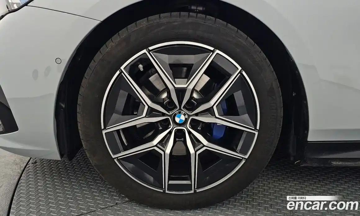 BMW 5-Series 2025 2.0 Автомат в Москве № 186834, фото 3