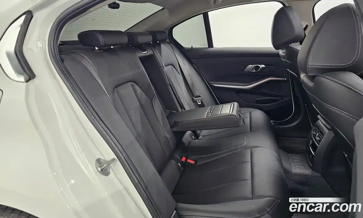 BMW 3-Series 2022 2.0 Автомат в Москве № 189330, фото 3