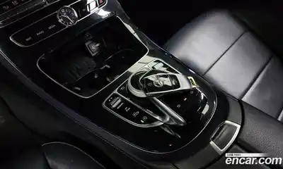 Mercedes-Benz E-Class 2019 2.0 Автомат в Москве № 194584, миниатюра 3