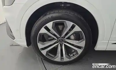 Audi Q8 2023 3.0 Автомат в Москве № 196107, миниатюра 3