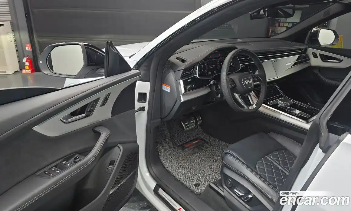 Audi Q8 2023 3.0 Автомат в Москве № 196107, фото 6