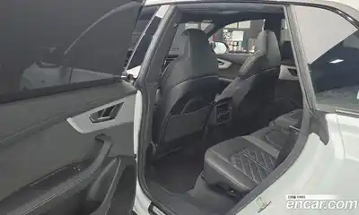 Audi Q8 2023 3.0 Автомат в Москве № 196107, миниатюра 7