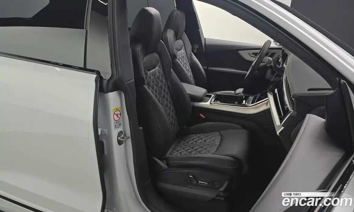 Audi Q8 2023 3.0 Автомат в Москве № 196107, фото 8