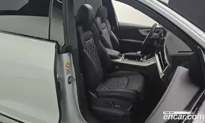 Audi Q8 2023 3.0 Автомат в Москве № 196107, миниатюра 8