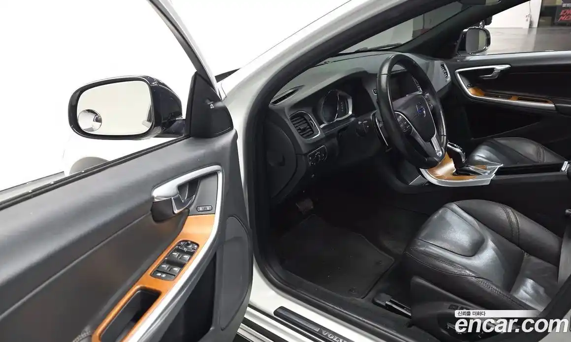 Volvo V60 2018 2.0 Автомат в Москве № 196992, фото 6