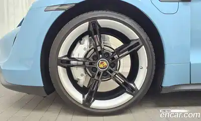 Porsche Taycan 2024 0.1 Автомат в Москве № 197165, миниатюра 10