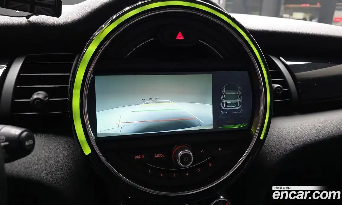 Mini Cooper 2015 1.5 Автомат в Москве № 198486, фото 15