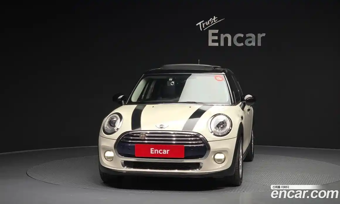 Mini Cooper 2015 1.5 Автомат в Москве № 198486, фото 18