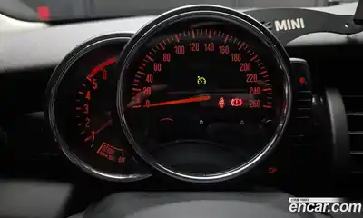 Mini Cooper 2015 1.5 Автомат в Москве № 198486, миниатюра 2