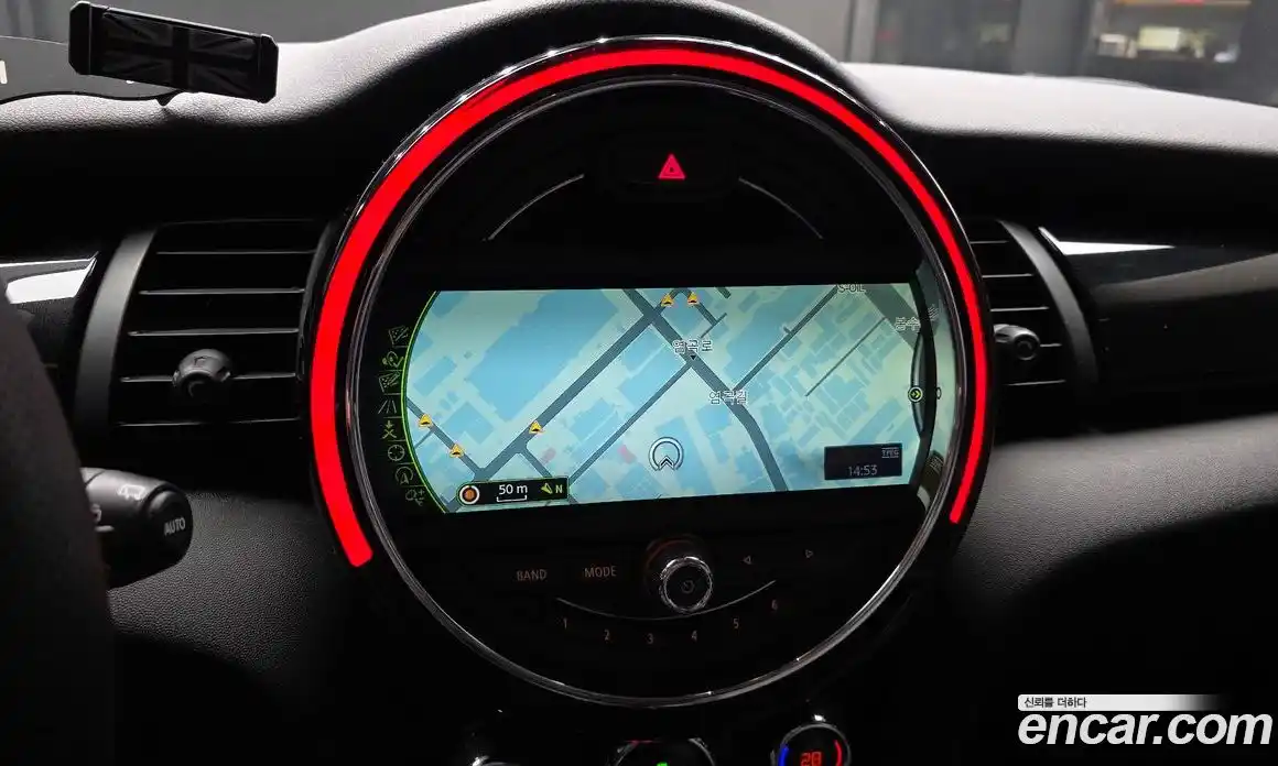 Mini Cooper 2015 1.5 Автомат в Москве № 198486, фото 4