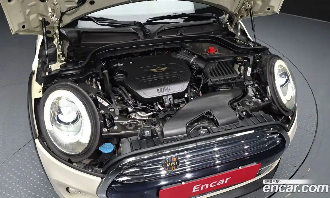 Mini Cooper 2015 1.5 Автомат в Москве № 198486, фото 5