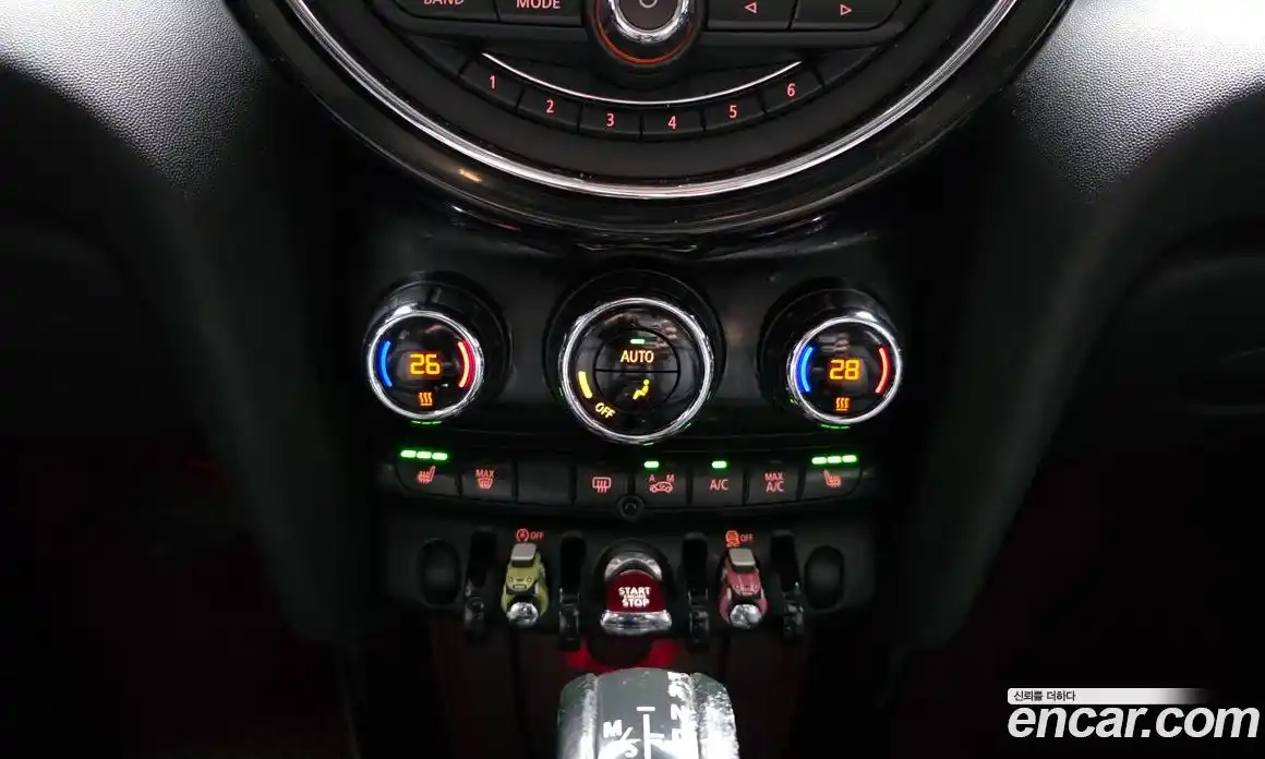 Mini Cooper 2015 1.5 Автомат в Москве № 198486, фото 6