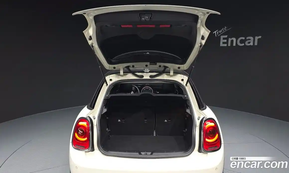 Mini Cooper 2015 1.5 Автомат в Москве № 198486, фото 9