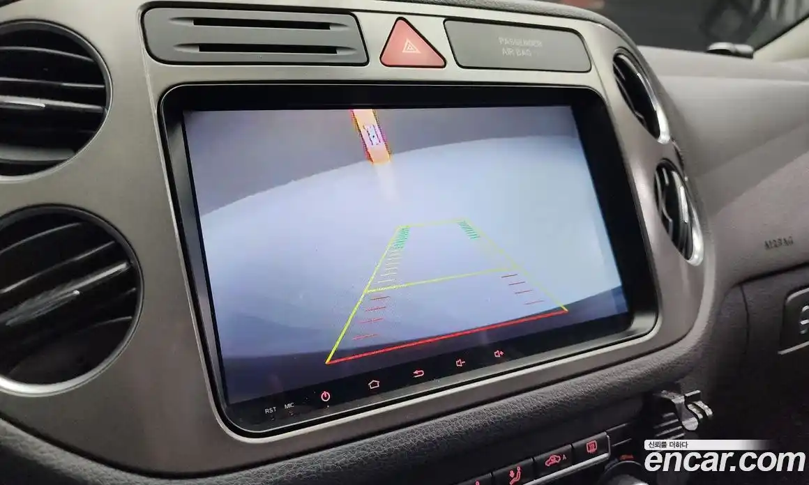 Volkswagen Tiguan 2011 2.0 Автомат в Москве № 199117, фото 20