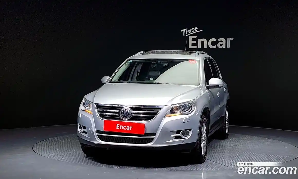 Volkswagen Tiguan 2011 2.0 Автомат в Москве № 199117, фото 4