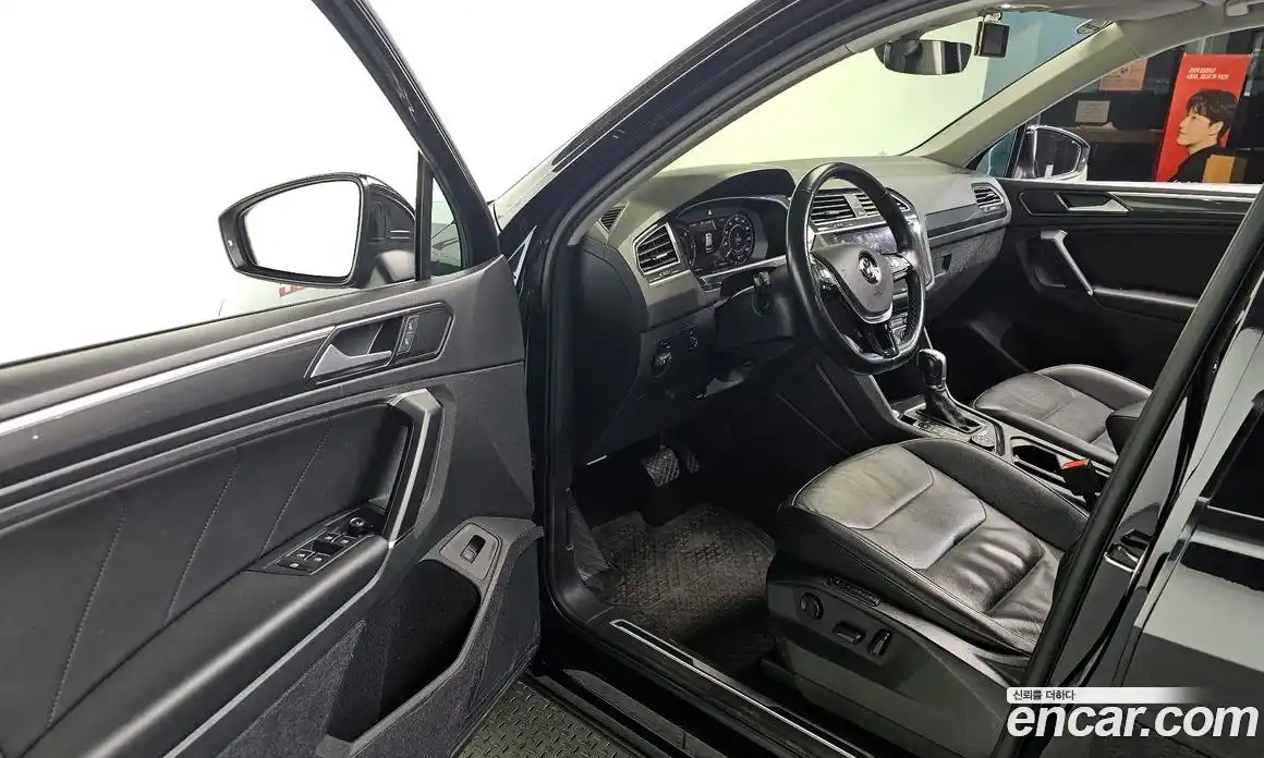 Volkswagen Tiguan 2018 2.0 Автомат в Москве № 199273, фото 13