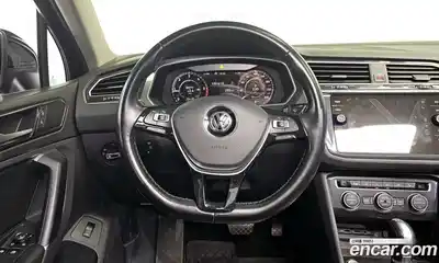 Volkswagen Tiguan 2018 2.0 Автомат в Москве № 199273, миниатюра 9