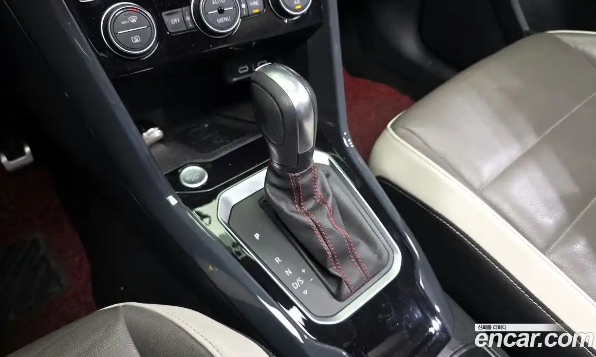 Volkswagen T-Roc 2021 2.0 Автомат в Москве № 199305, фото 17