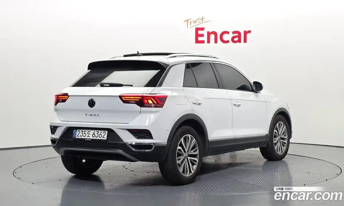 Volkswagen T-Roc 2021 2.0 Автомат в Москве № 199305, фото 4