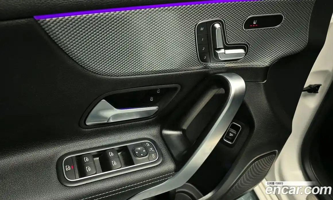 Mercedes-Benz A-Class 2023 2.0 Автомат в Москве № 205774, фото 13