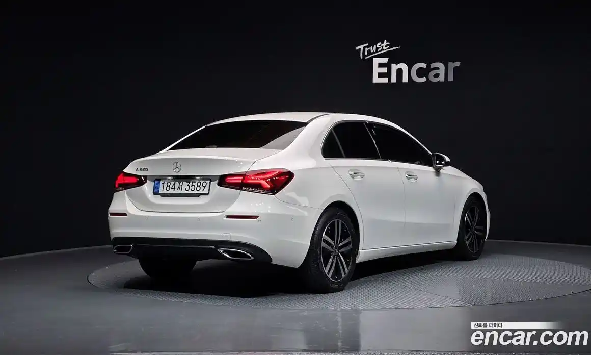 Mercedes-Benz A-Class 2023 2.0 Автомат в Москве № 205774, фото 19