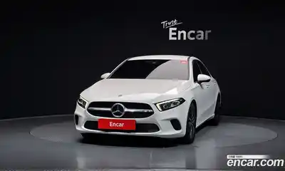 Mercedes-Benz A-Class 2023 2.0 Автомат в Москве № 205774, миниатюра 3