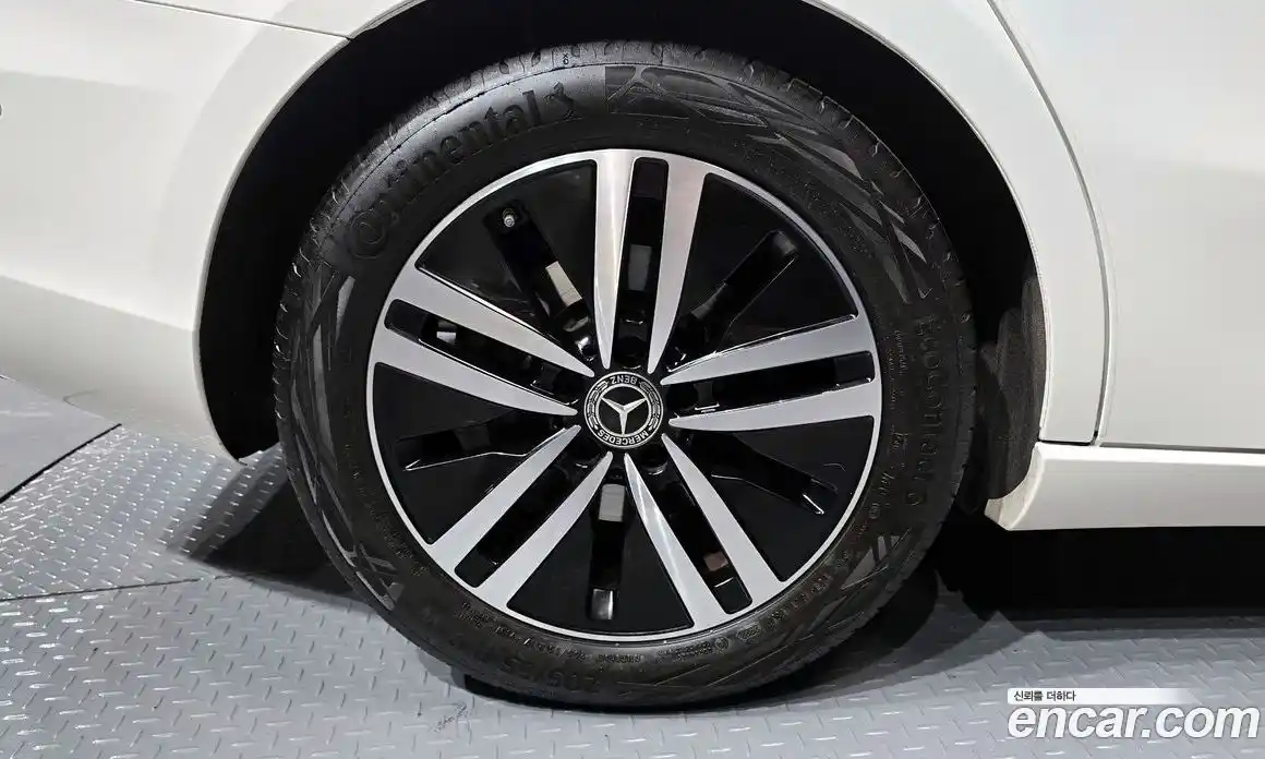 Mercedes-Benz A-Class 2023 2.0 Автомат в Москве № 205774, фото 9