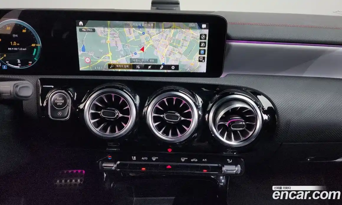 Mercedes-Benz CLA-Class 2023 2.0 Автомат в Москве № 205893, фото 14