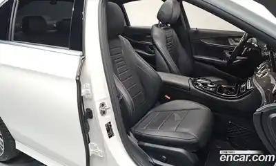 Mercedes-Benz E-Class 2020 2.0 Автомат в Москве № 206479, миниатюра 11