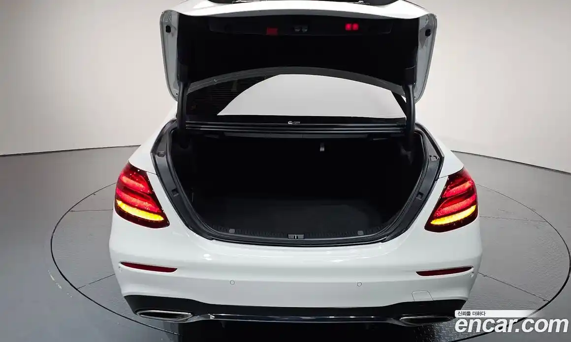 Mercedes-Benz E-Class 2020 2.0 Автомат в Москве № 206479, фото 12