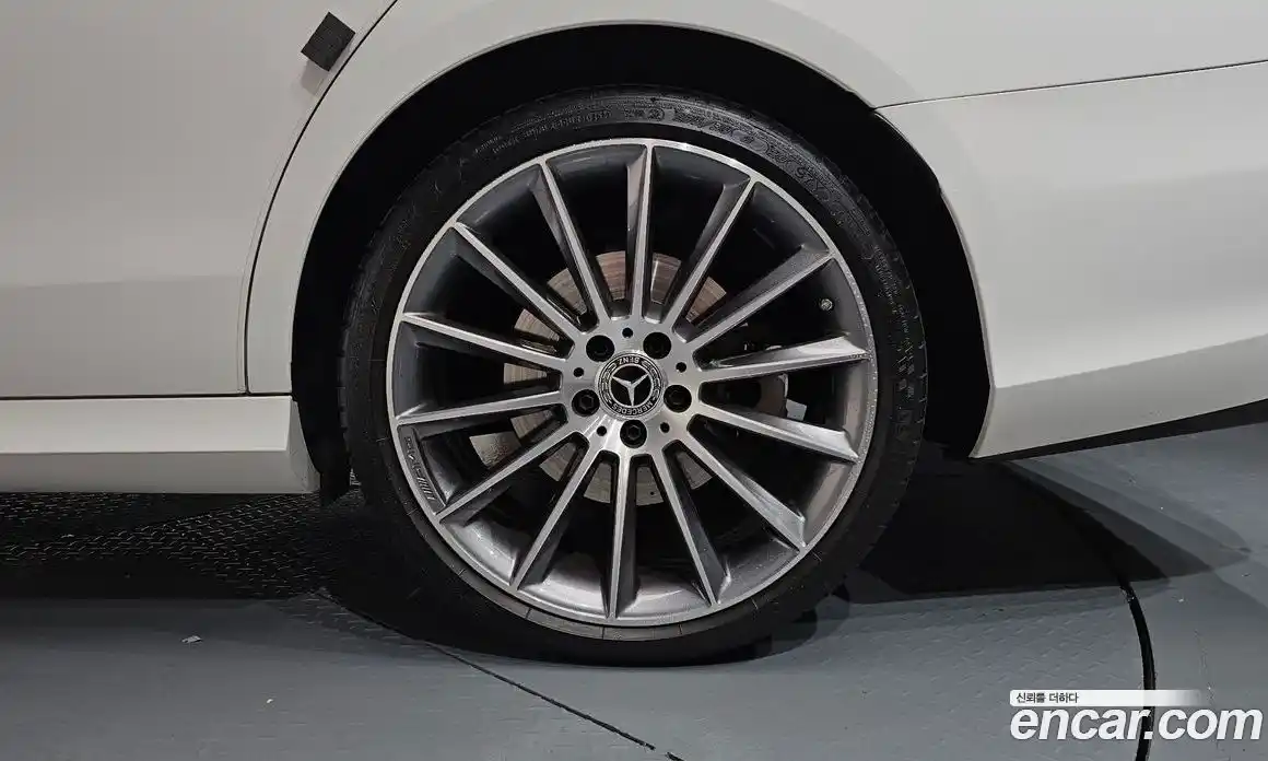 Mercedes-Benz E-Class 2020 2.0 Автомат в Москве № 206479, фото 17