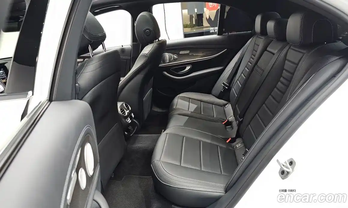 Mercedes-Benz E-Class 2020 2.0 Автомат в Москве № 206479, фото 3