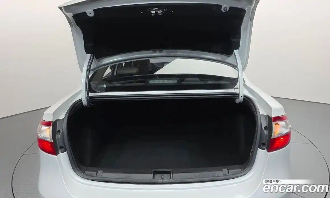 Renault SM3 2016 1.6 Автомат в Москве № 208704, фото 13