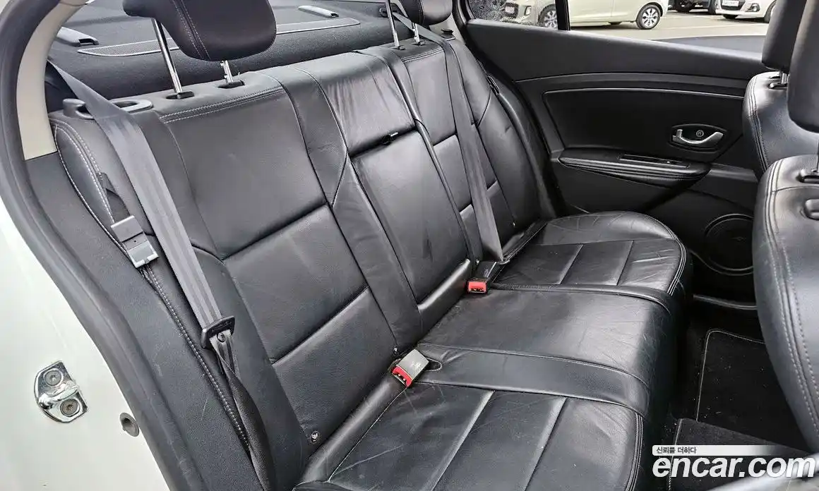 Renault SM3 2011 1.6 Автомат в Москве № 209030, фото 12