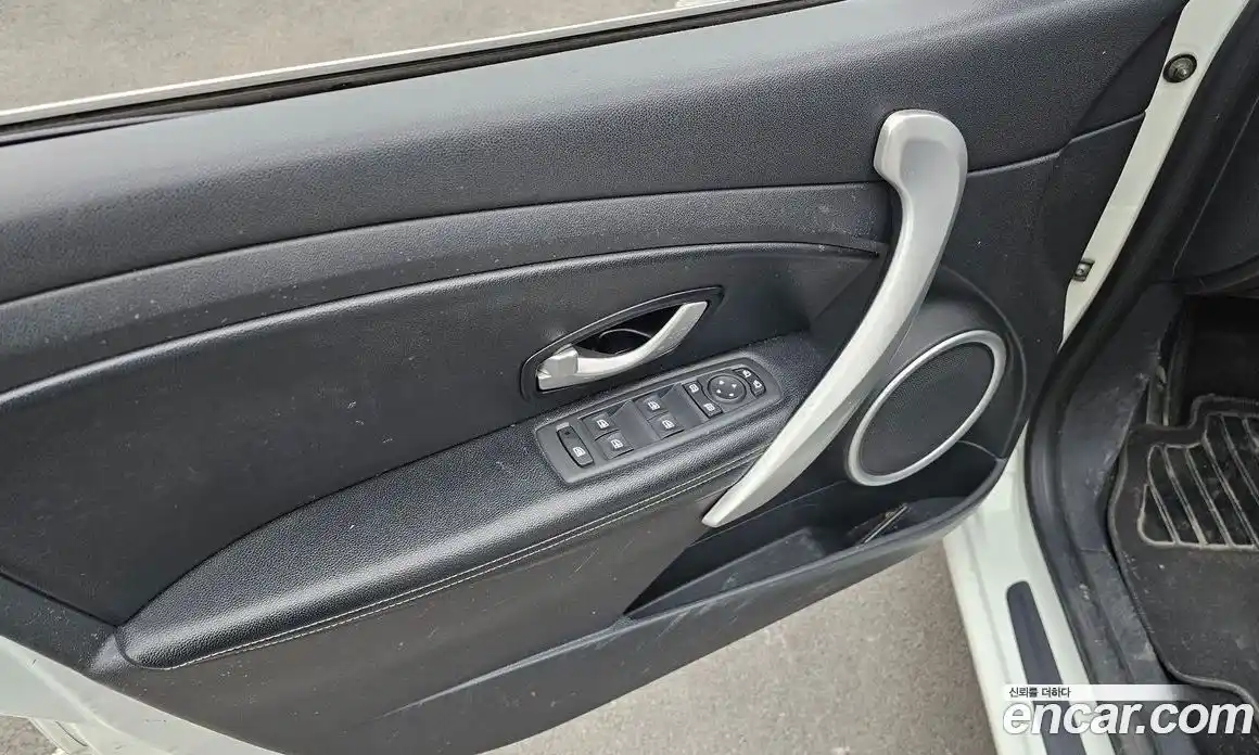 Renault SM3 2011 1.6 Автомат в Москве № 209030, фото 13