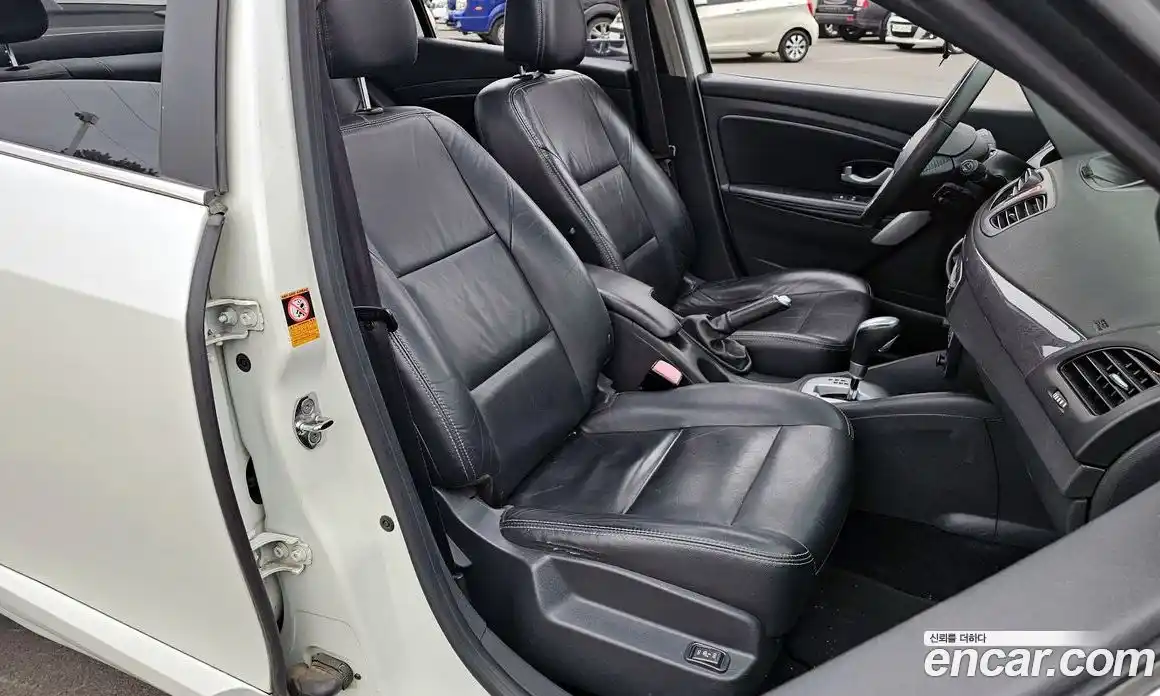 Renault SM3 2011 1.6 Автомат в Москве № 209030, фото 9