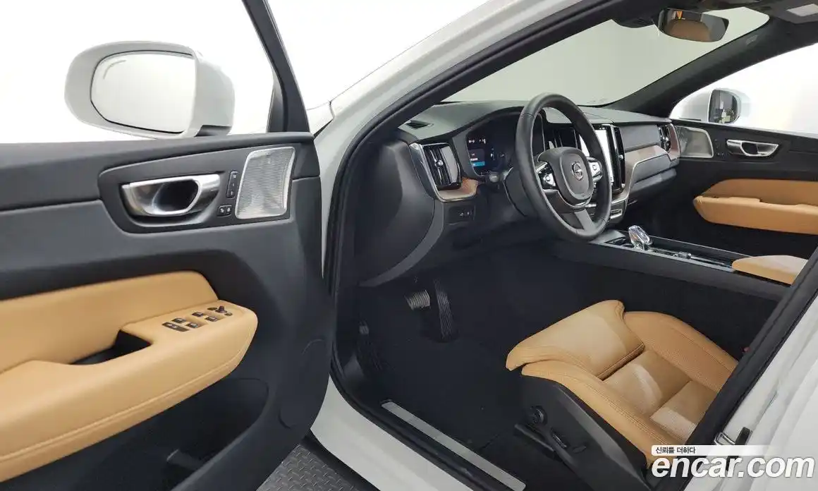 Volvo XC60 2025 2.0 Автомат в Москве № 212766, фото 14