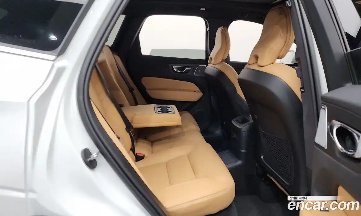 Volvo XC60 2025 2.0 Автомат в Москве № 212766, фото 5