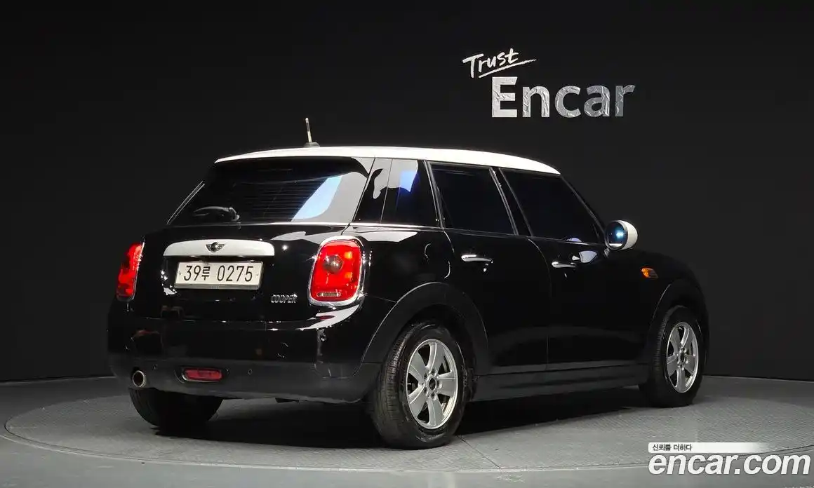 Mini Cooper 2015 1.5 Автомат в Москве № 214348, фото 11