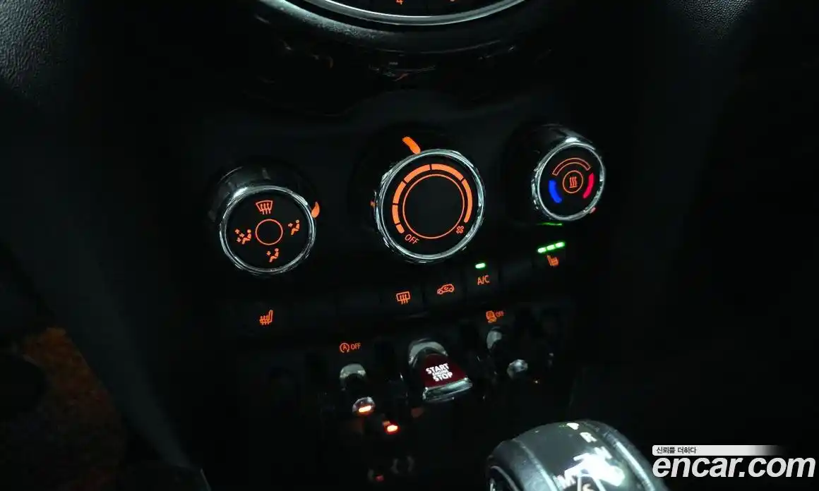 Mini Cooper 2015 1.5 Автомат в Москве № 214348, фото 13