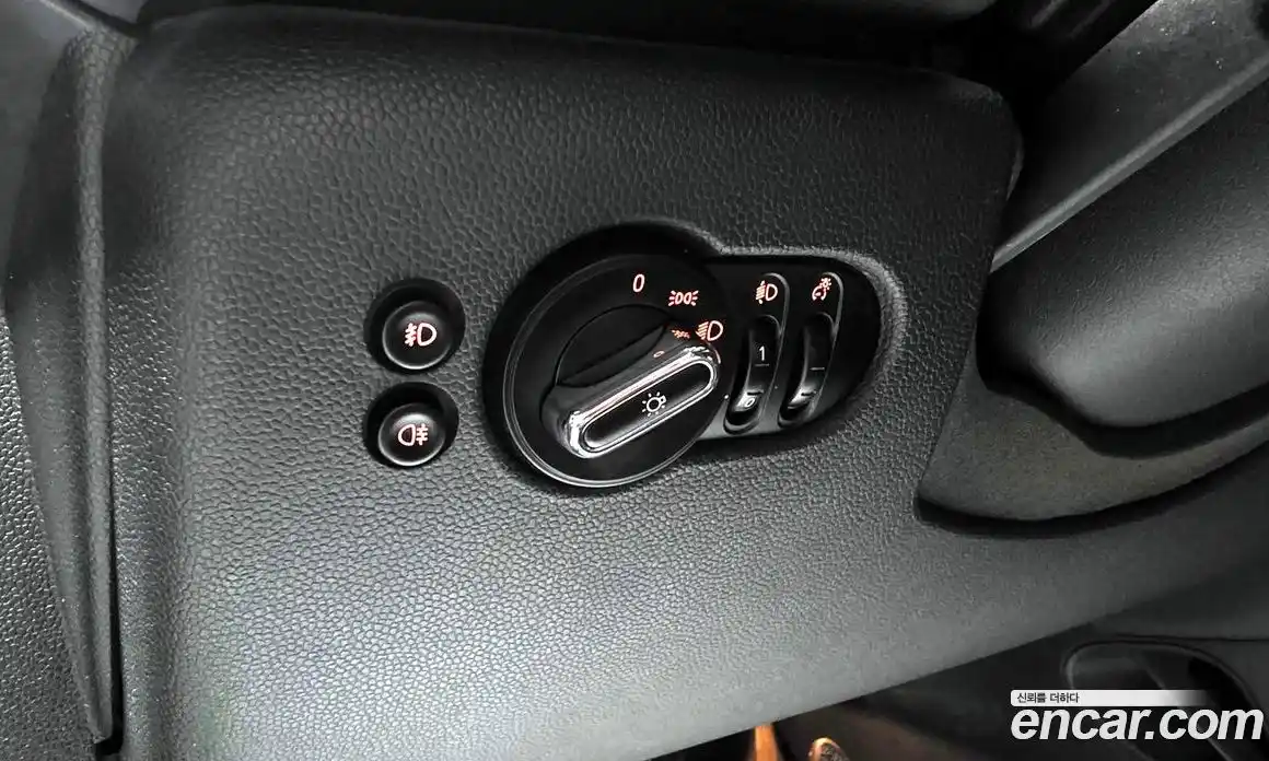 Mini Cooper 2015 1.5 Автомат в Москве № 214348, фото 3