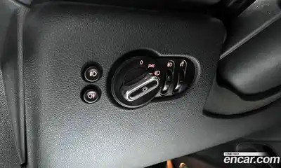 Mini Cooper 2015 1.5 Автомат в Москве № 214348, миниатюра 3