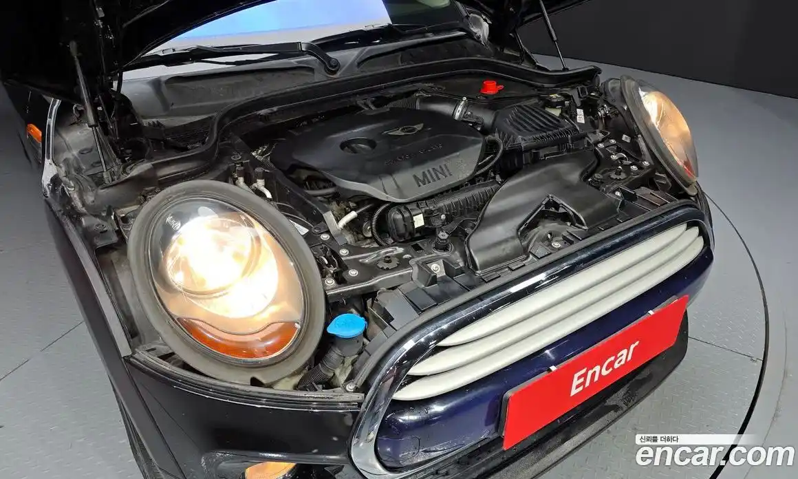 Mini Cooper 2015 1.5 Автомат в Москве № 214348, фото 6