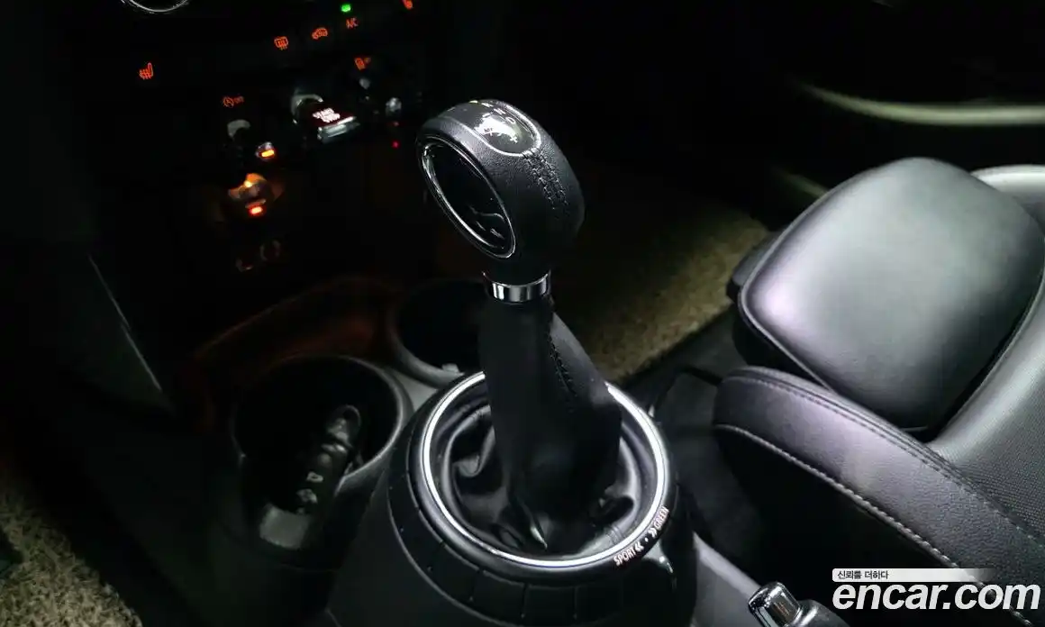 Mini Cooper 2015 1.5 Автомат в Москве № 214348, фото 8