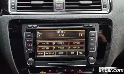 Volkswagen Jetta 2015 2.0 Автомат в Москве № 215325, миниатюра 2