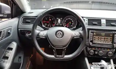 Volkswagen Jetta 2015 2.0 Автомат в Москве № 215325, миниатюра 3