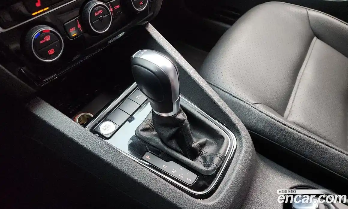 Volkswagen Jetta 2015 2.0 Автомат в Москве № 215325, фото 5